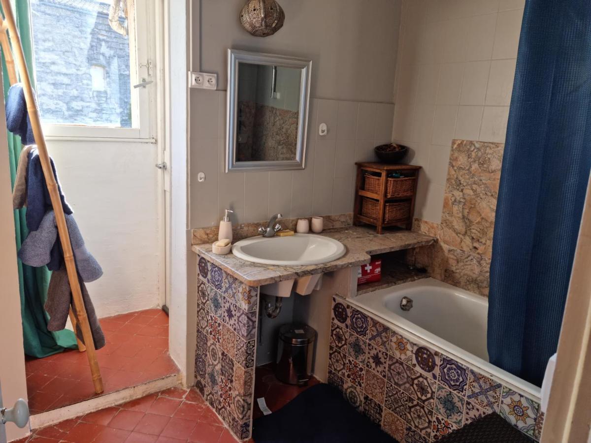 Un Nid Sur Les Toits Face Au Palais Des Papes Apartamento Avinhão Exterior foto