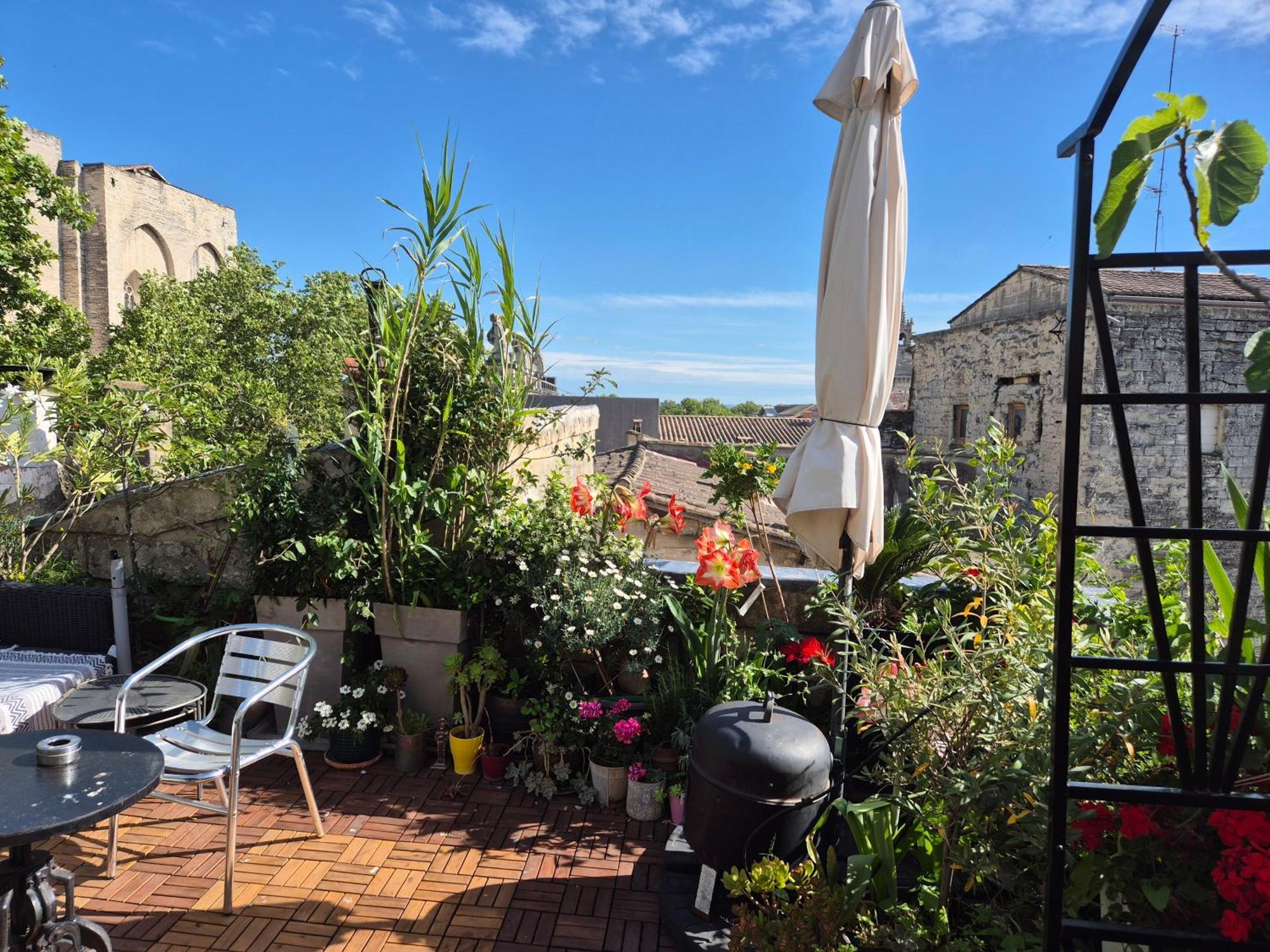 Un Nid Sur Les Toits Face Au Palais Des Papes Apartamento Avinhão Quarto foto