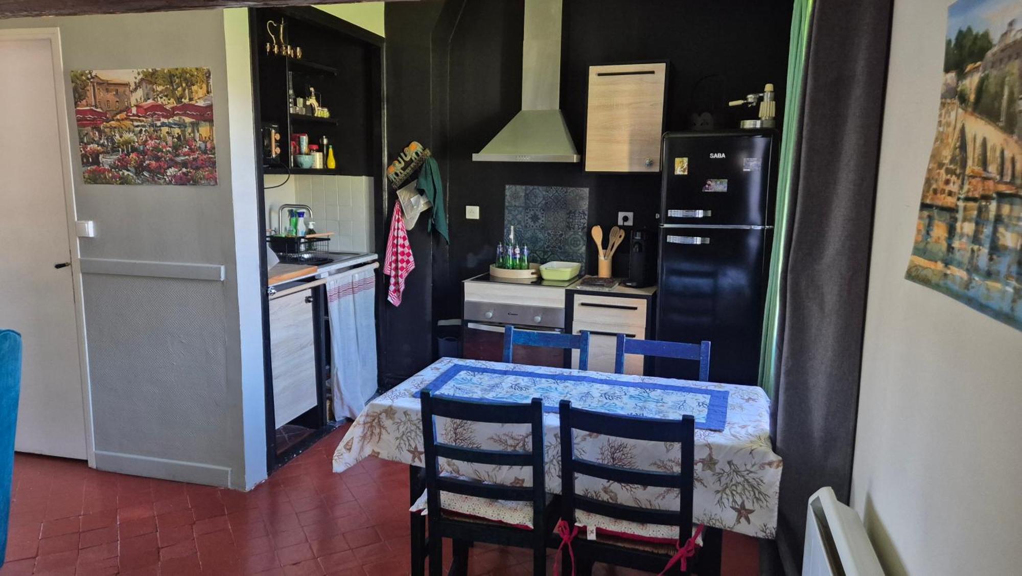 Un Nid Sur Les Toits Face Au Palais Des Papes Apartamento Avinhão Exterior foto