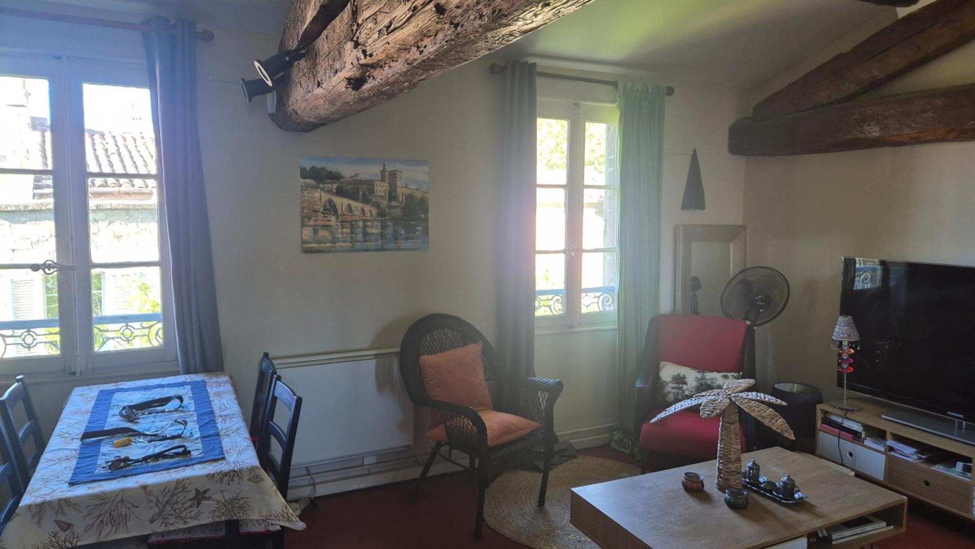 Un Nid Sur Les Toits Face Au Palais Des Papes Apartamento Avinhão Exterior foto