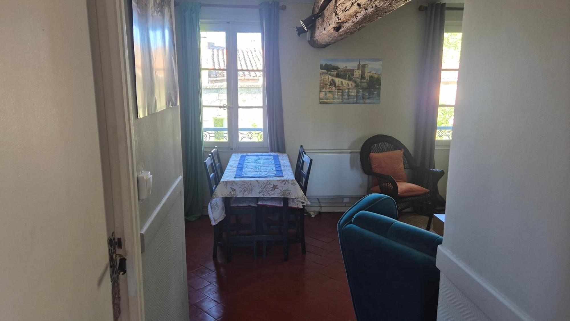 Un Nid Sur Les Toits Face Au Palais Des Papes Apartamento Avinhão Exterior foto