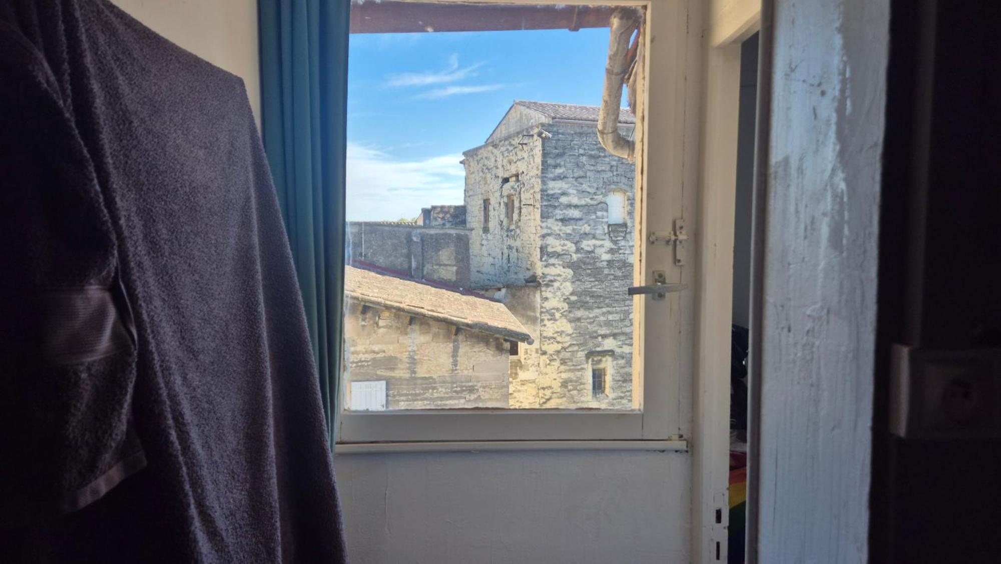 Un Nid Sur Les Toits Face Au Palais Des Papes Apartamento Avinhão Exterior foto